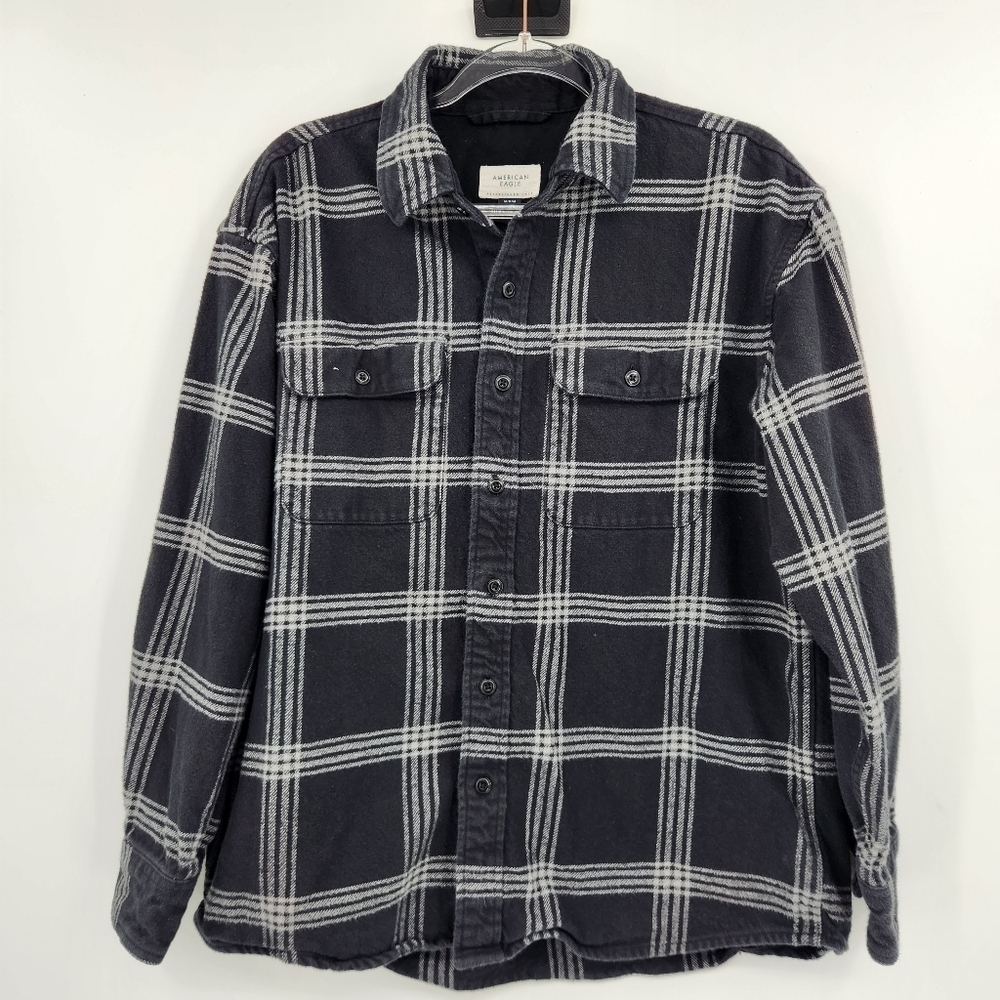 American Eagle Long Sleeve Button Front Shirt Mens Size Medium Black Plaid